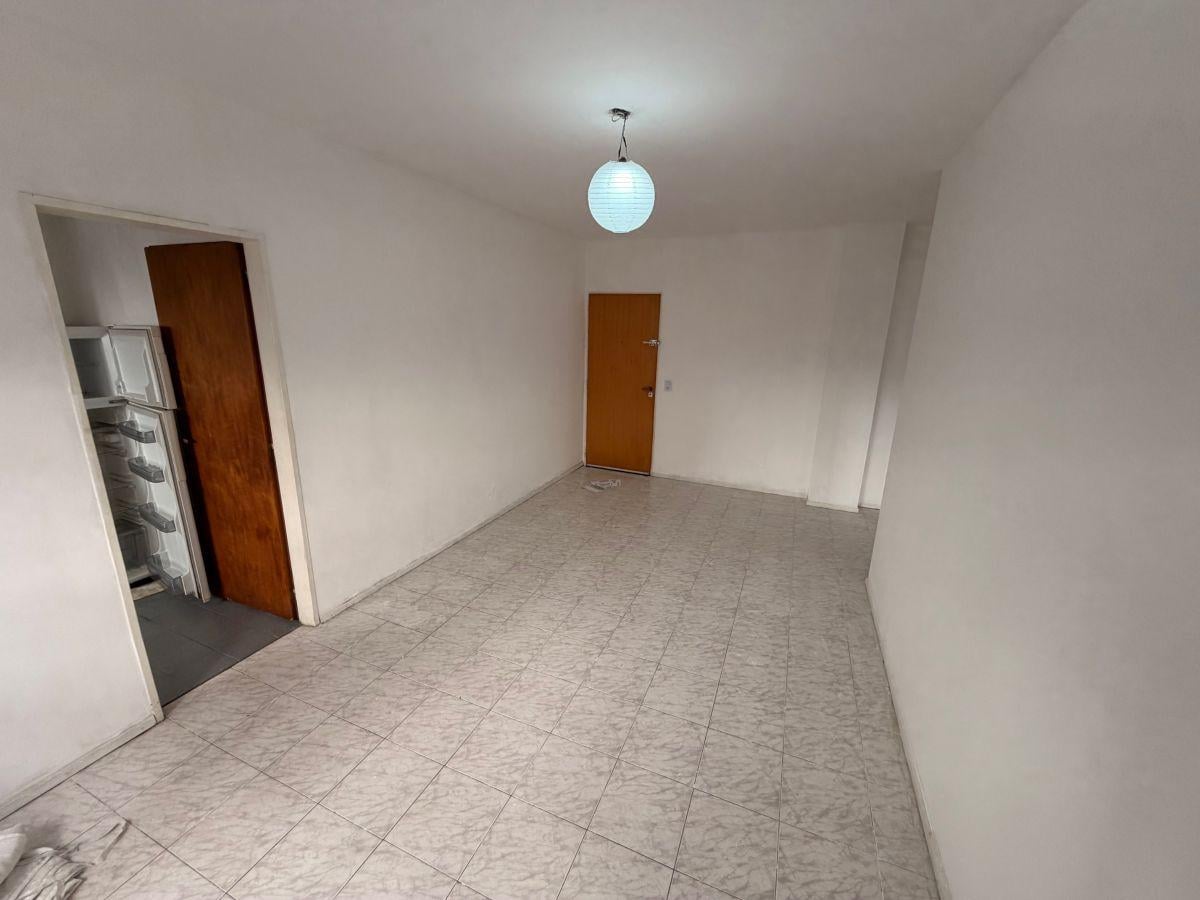 Foto de DEPARTAMENTO 2 AMBIENTES EN EXCELENTE UBICACIÓN, A METROS DE AV, imagen 1
