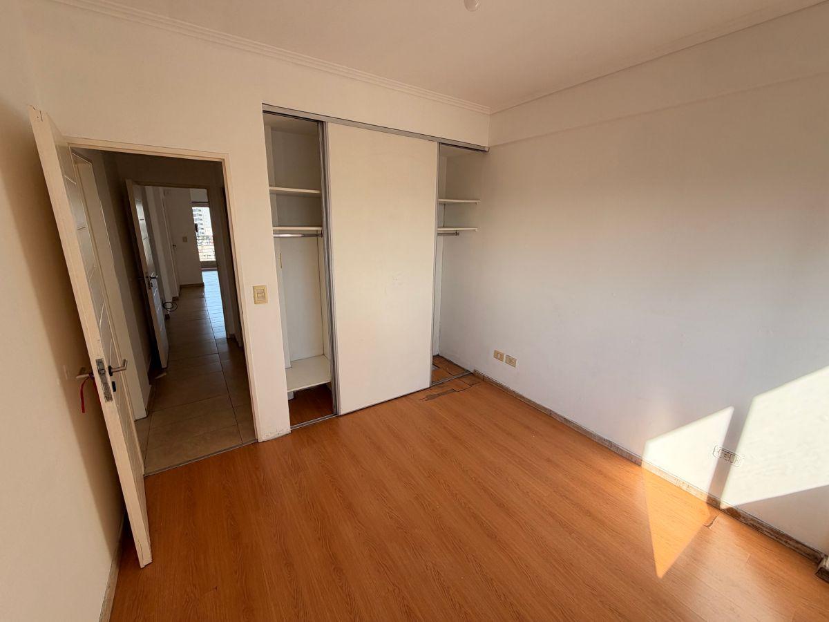 Foto de MAGNIFICO DEPARTAMENTO 3 AMBIENTES CON BALCÓN AL FRENTE, EN CENTRO DE, imagen 3