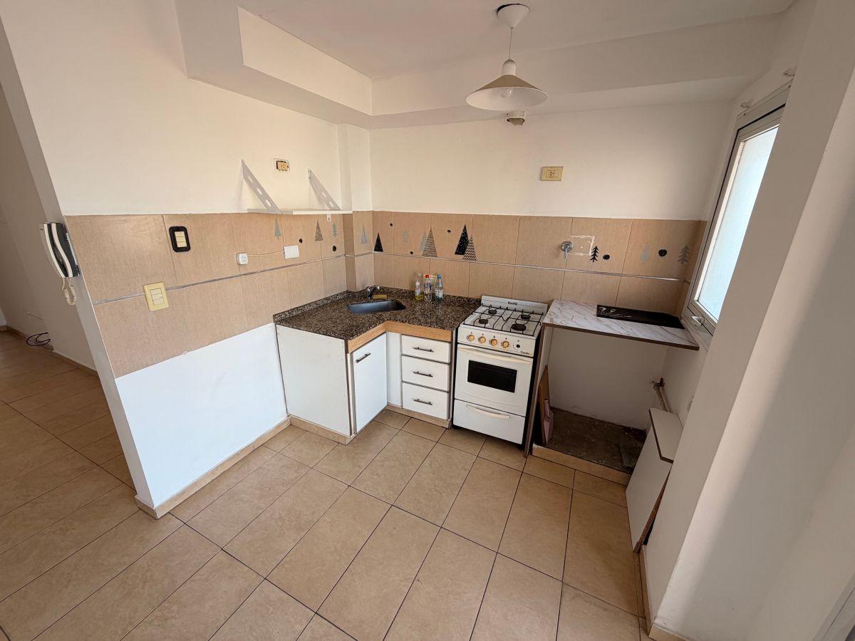 Foto de MAGNIFICO DEPARTAMENTO 3 AMBIENTES CON BALCÓN AL FRENTE, EN CENTRO DE, imagen 4