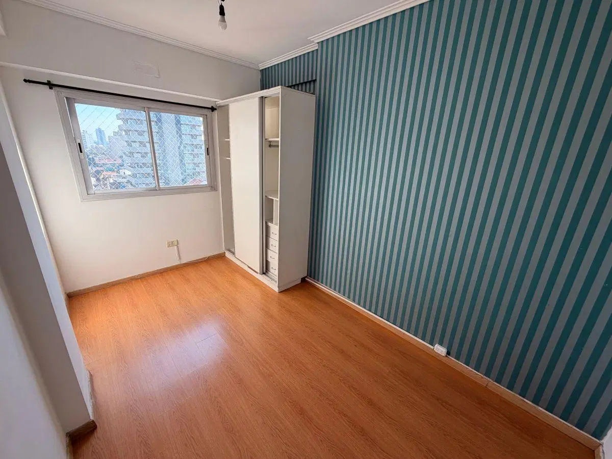 MAGNIFICO DEPARTAMENTO 3 AMBIENTES CON COCHERA Y BALCÓN AL FRENTE, EN CENTRO DE LANÚS ESTE 2