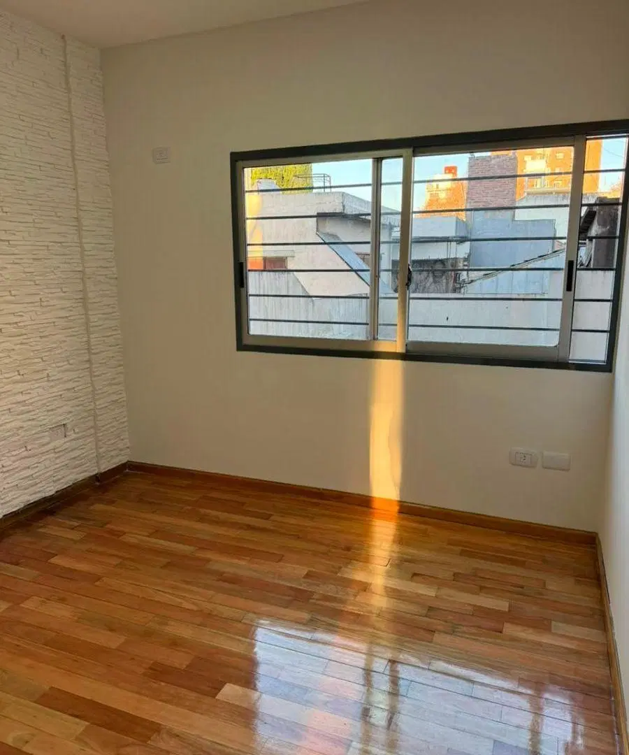 IMPECABLE DEPARTAMENTO 2 AMBIENTES, MUY LUMINOSO, EN PLENO CENTRO DE SAN MARTIN 1