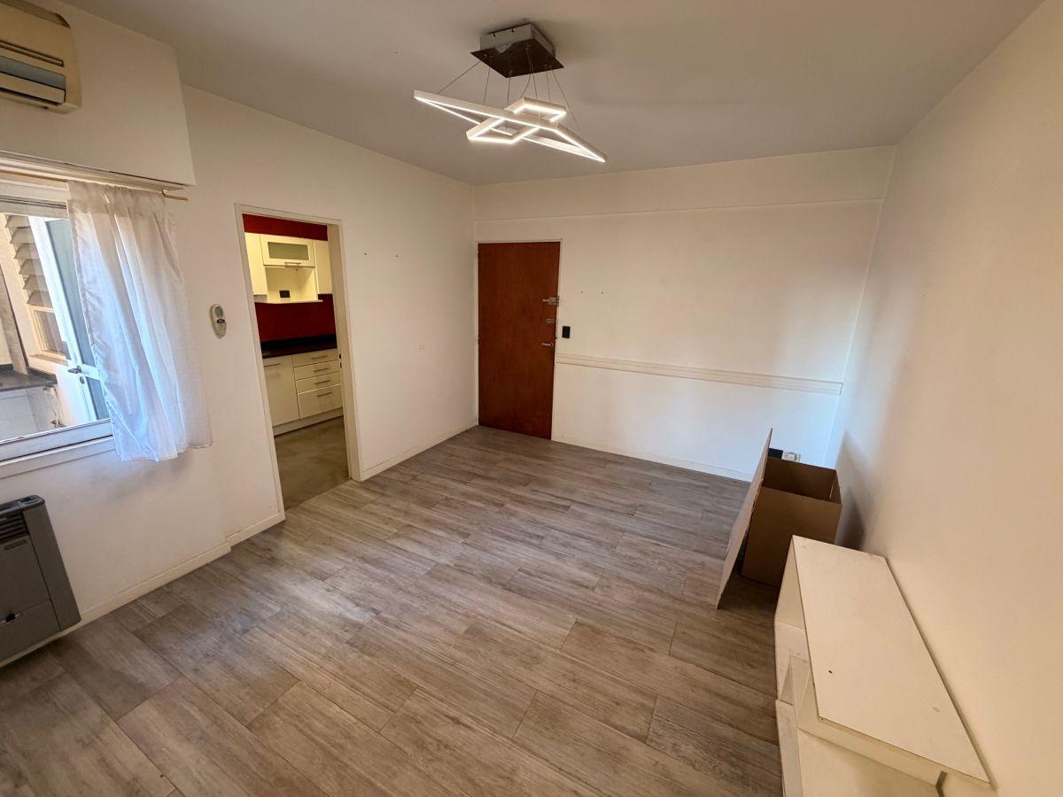 Foto de DEPARTAMENTO 2 AMBIENTES EN IMPECABLE ESTADO Y EXCELENTE UBICACIÓN, imagen 1