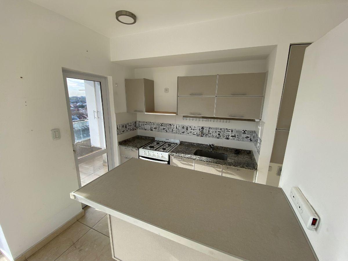 Foto de HERMOSO DEPARTAMENTO 2 AMBIENTES CON BALCÓN SOBRE AV. GALICIA, EN, imagen 4