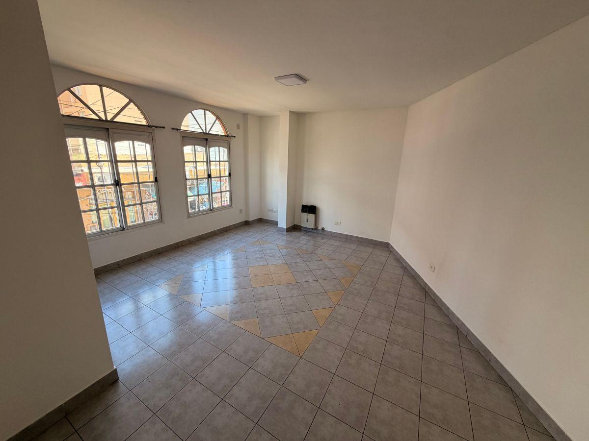 Foto de EXCEPCIONAL DEPARTAMENTO 2 AMBIENTES, MUY LUMINOSO Y EN EXCELENTE, imagen 4