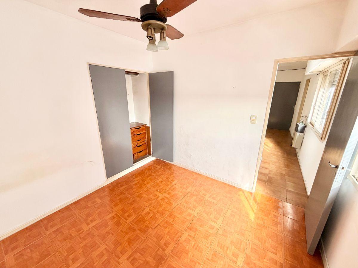 Foto de EXCELENTE DEPARTAMENTO 2 AMBIENTES A METROS DE AV YRIGOYEN, A 20, imagen 4