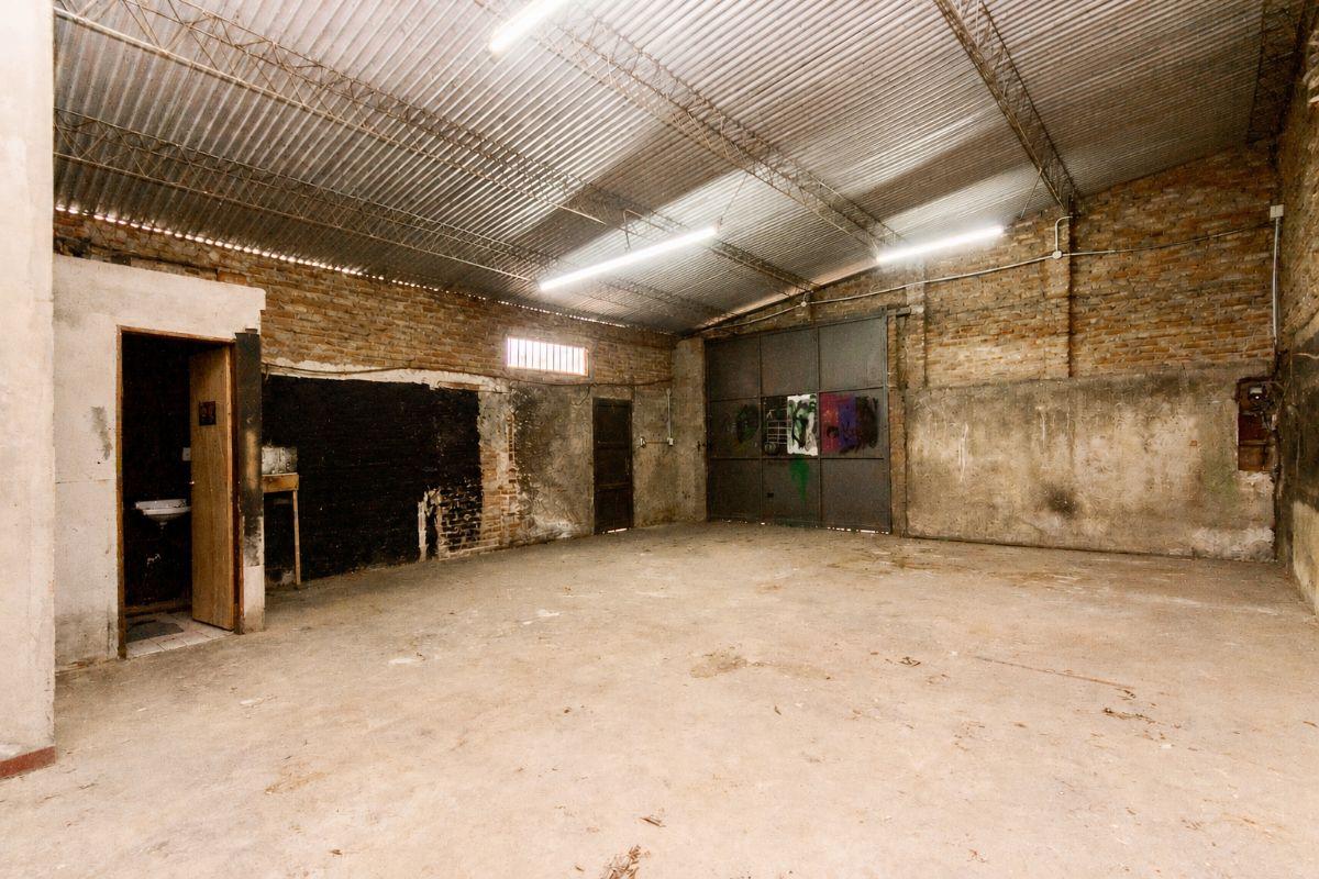 Foto de LOTE DE 8 X 25 MTS, EN EXCELENTE UBICACIÓN, A METROS DE AV. HIPOLITO, imagen 3