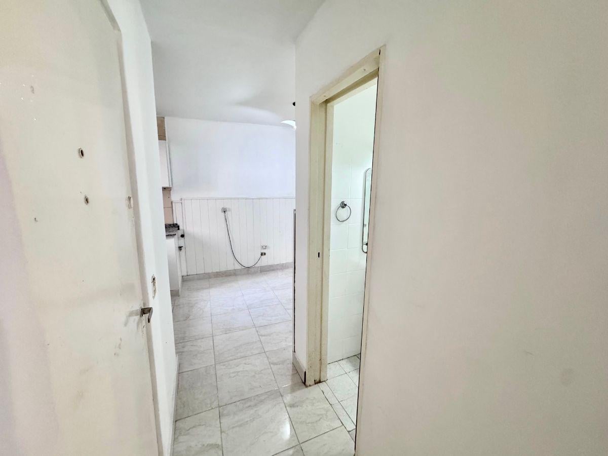 Foto de HERMOSO DEPARTAMENTO 3 AMBIENTES EN PRIMER PISO, EN PLENO CENTRO DE, imagen 5