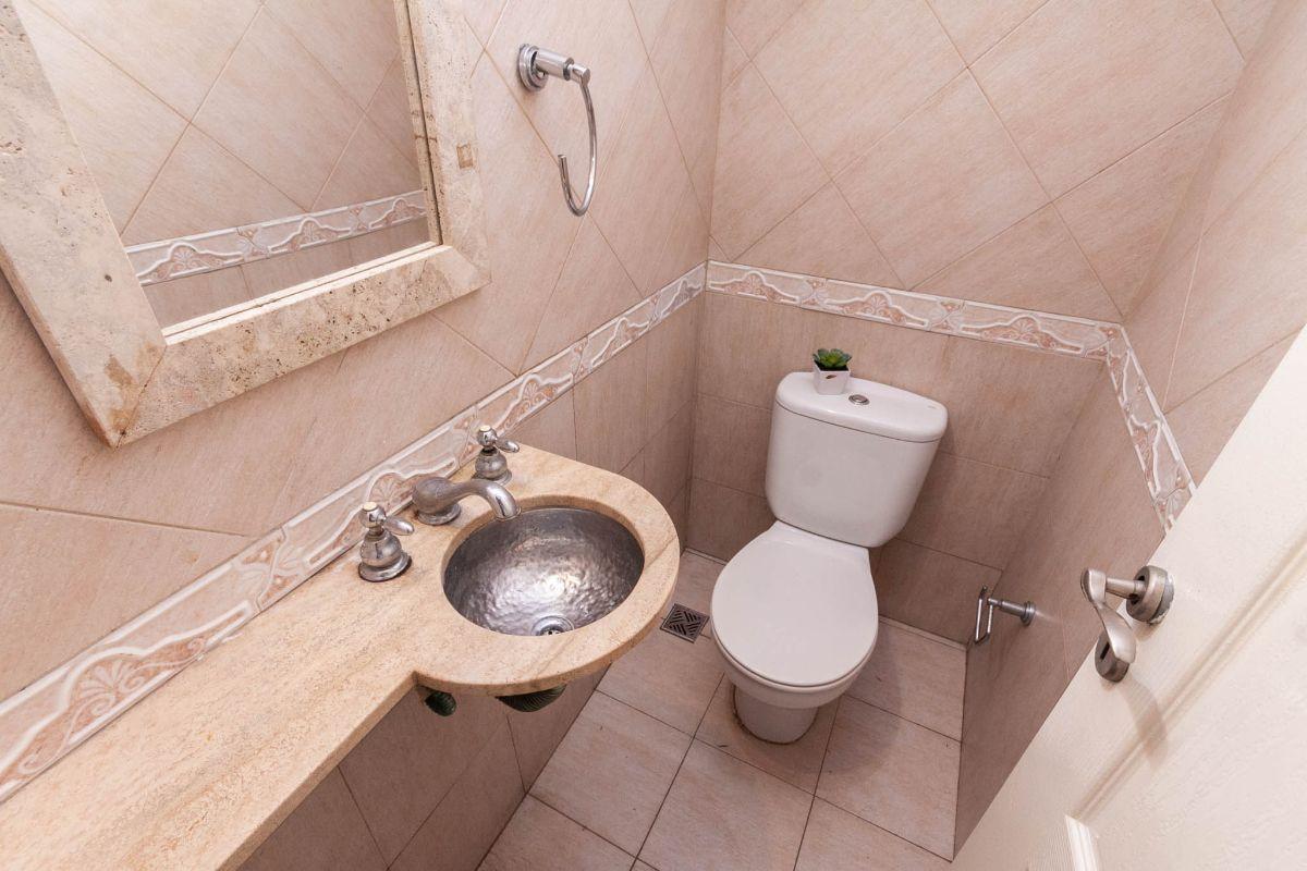 Foto de TRIPLEX 4 AMBIENTES CON GARAGE Y PATIO EN EXCELENTE ESTADO Y UBICACIÓN, imagen 3