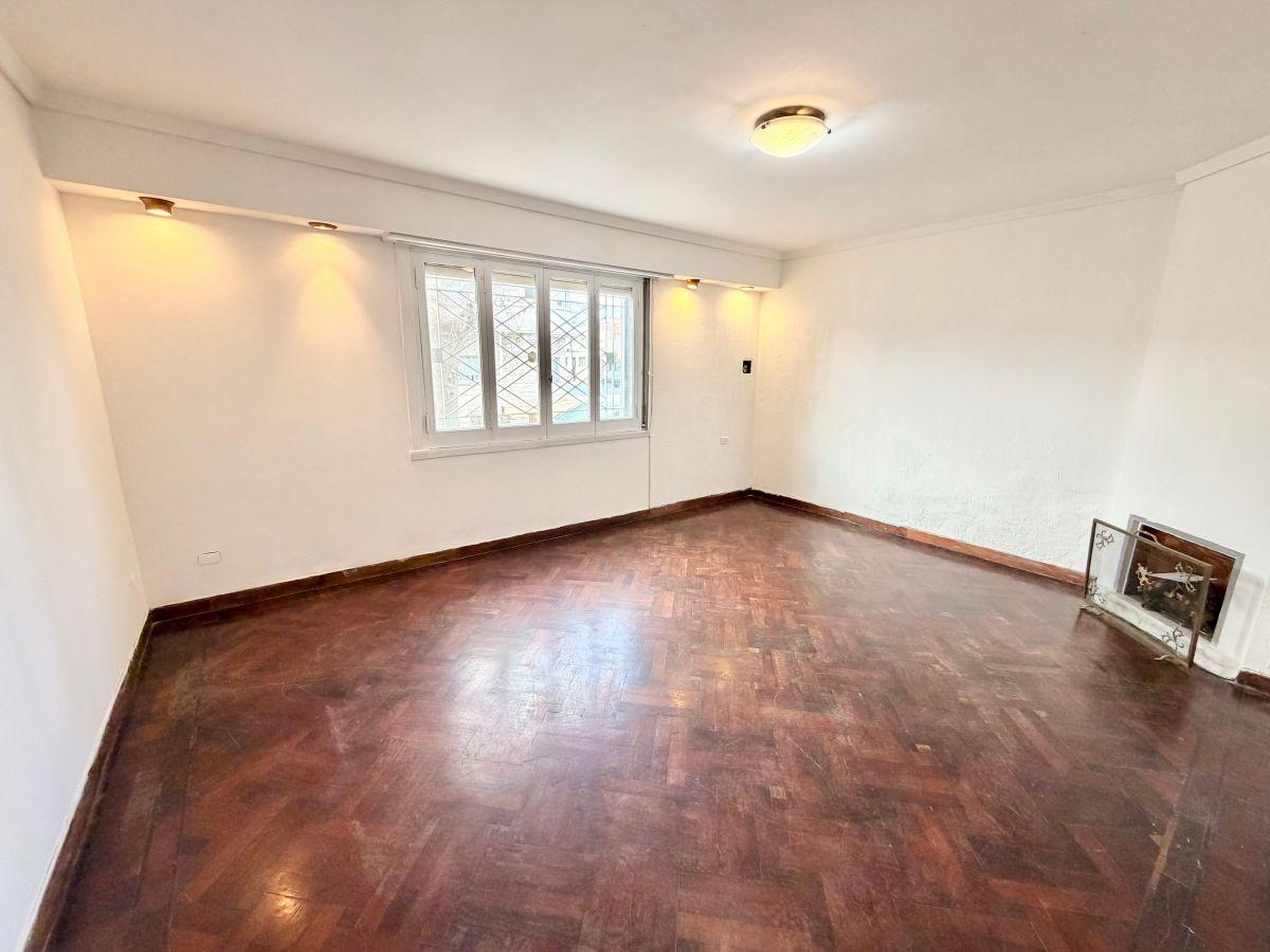Foto de EXCELENTE PH 3 AMBIENTES CON PATIO, A METROS DE AV. GALICIA, imagen 1