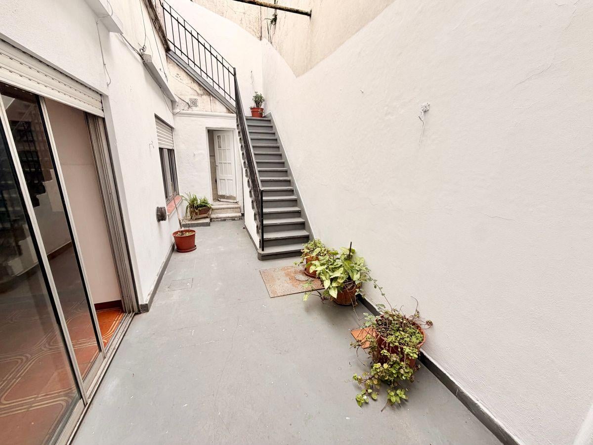 Foto de EXCELENTE PH 3 AMBIENTES CON PATIO, A METROS DE AV. GALICIA, imagen 3