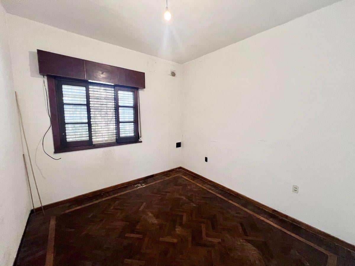 Foto de CASA 6 AMBIENTES IDEAL 2 FAMILIAS,CON GARAGE PARA 2 AUTOS y 2, imagen 4