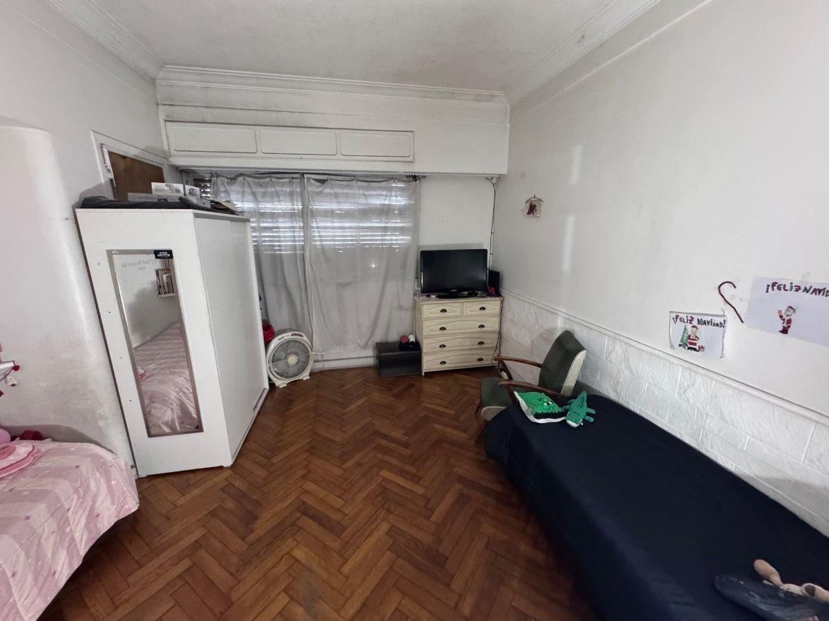 Foto de Imponente Casa Sobre 2 Lotes en "L" de 455 m² Totales, Ubicada Sobre Av, imagen 1