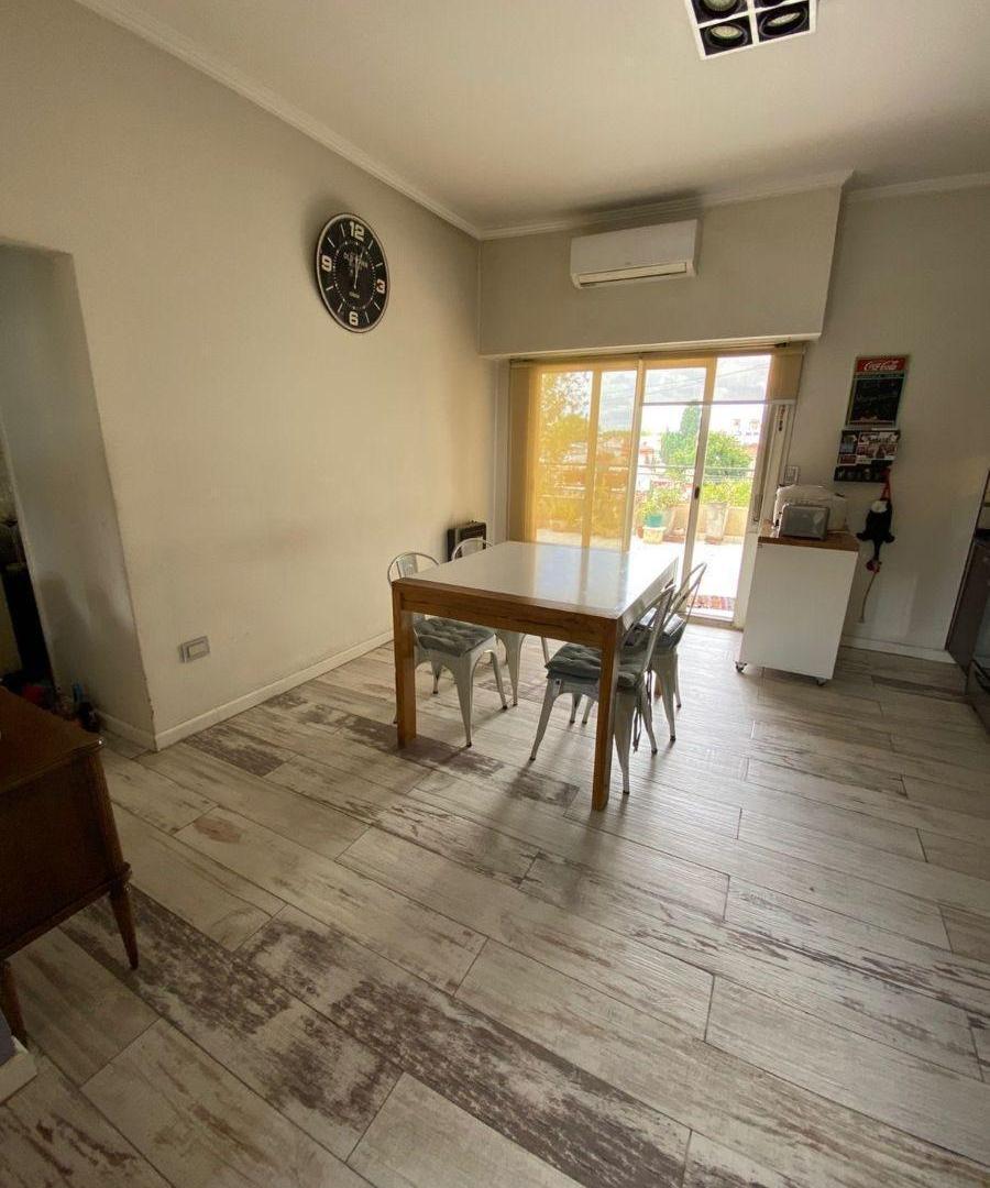 Foto de Hermoso PH 3 Ambientes en Planta Alta con Amplio Balcón/terraza, en, imagen 2