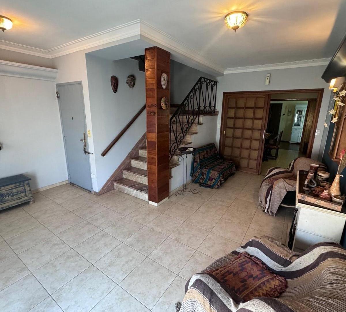 Foto de Espléndido Depto Tipo Casa 5 Amb, en Excelente Ubicación, a m de Av, imagen 2
