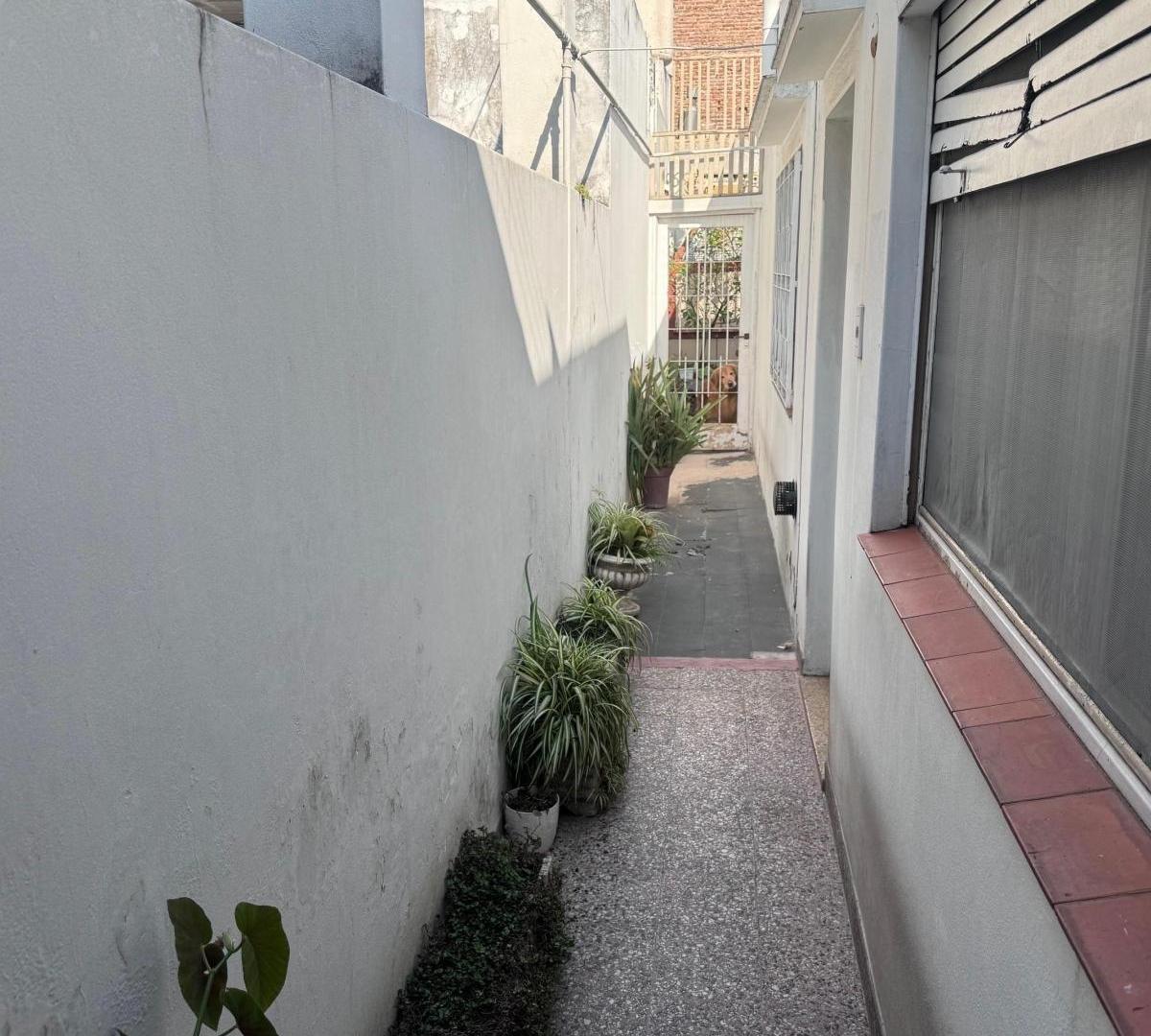 Foto de Excelente Propiedad S/ Av Santa Fe: Local de 60 m² + PH 3 Amb Al Fondo, imagen 3