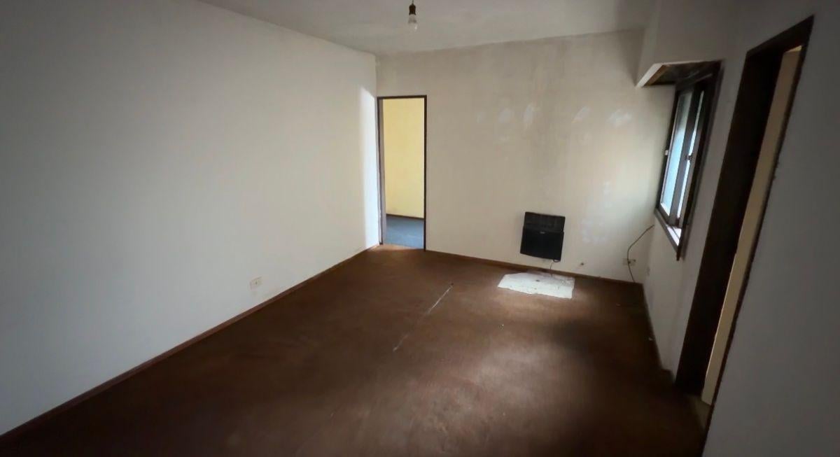 Foto de Departamento 2 Ambientes en Centro de Lanus Este, a Reciclar en, imagen 4