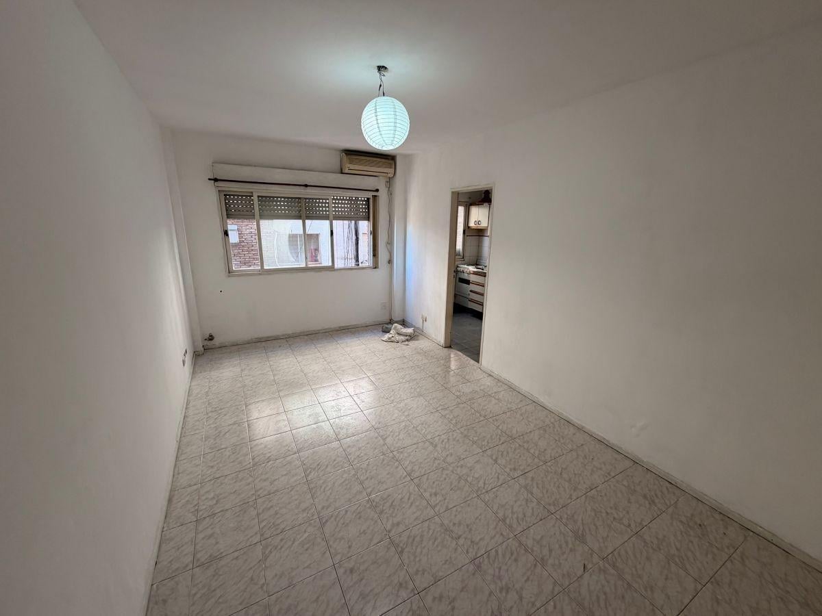 Foto de Departamento 2 Ambientes en Excelente Ubicación, a m de Av Yrigoyen, imagen 3