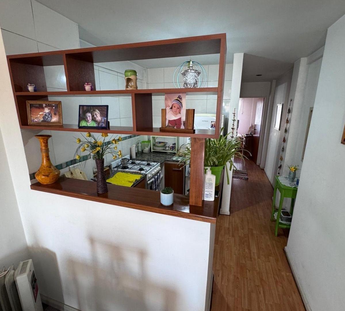 Foto de Hermoso Departamento 2 Ambientes con Balcón, en Centro de Lanús, Muy, imagen 3
