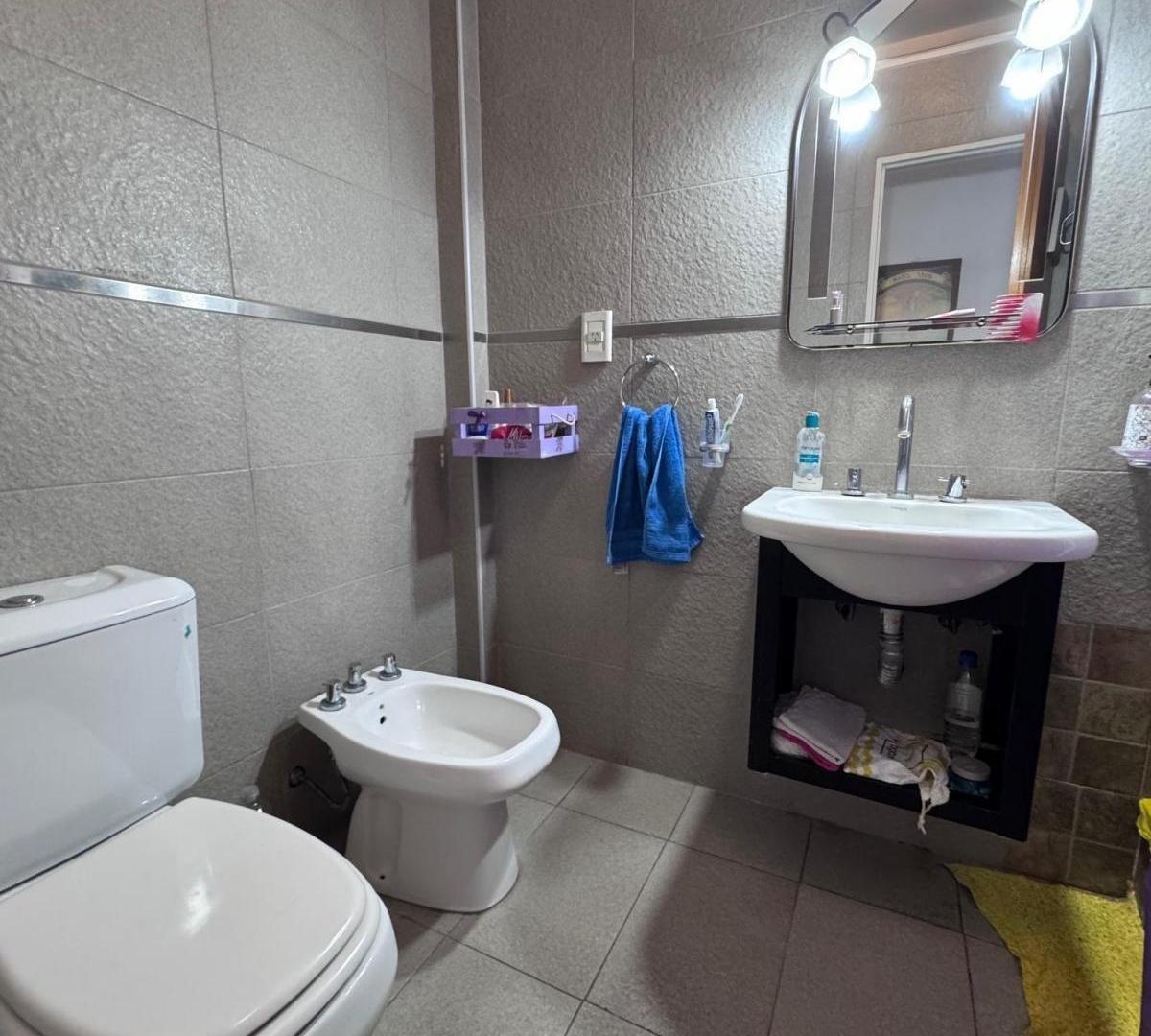 Foto de Hermoso Departamento 2 Ambientes con Balcón, en Centro de Lanús, Muy, imagen 4