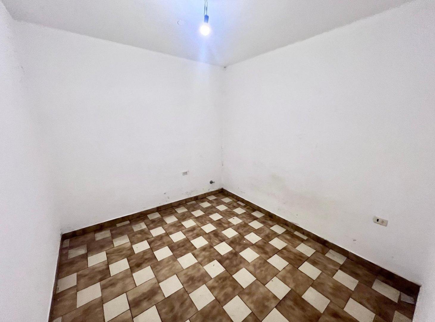 Foto de Casa 6 Ambientes Ideal 2 Familias, con Garage Para 2 Autos y 2 Baños, imagen 4