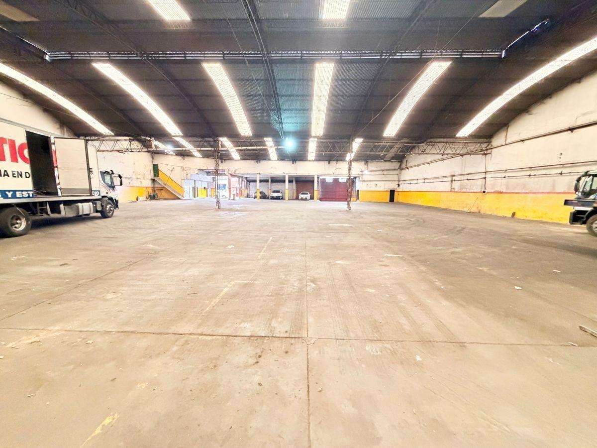 Foto de Excepcional Galpon de 1500 m² con Oficinas, en Excelente Ubicación, a m, imagen 4