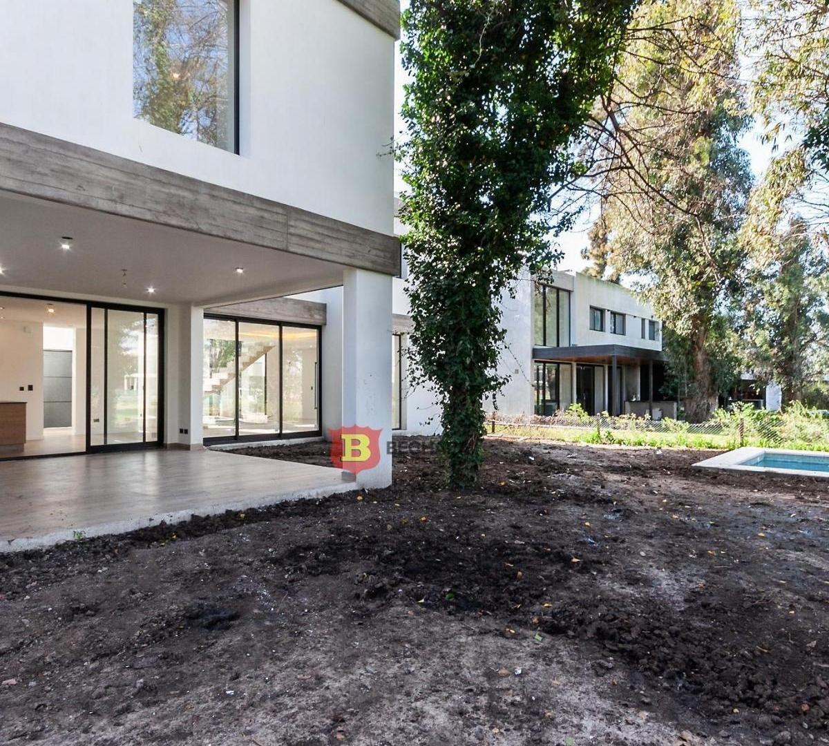 Foto de Imponente Casa 5 Ambientes a Estrenar en 2 Plantas con Piscina, imagen 4