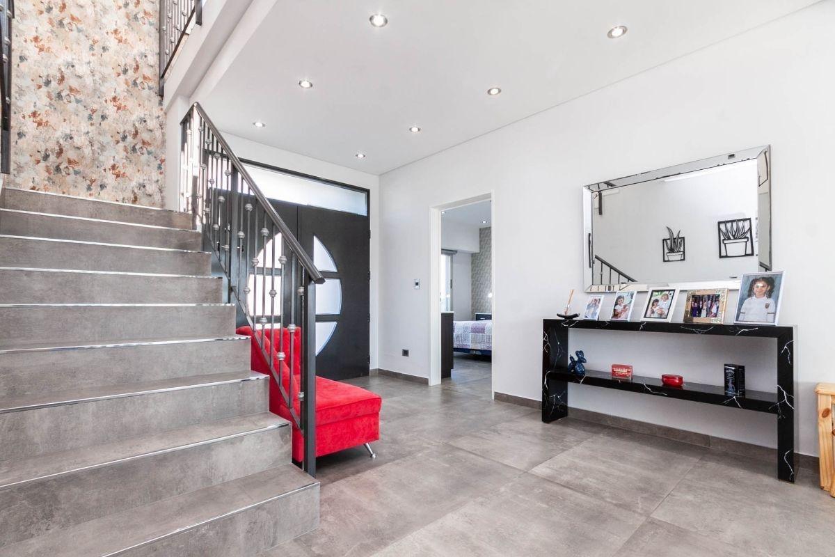 Foto de Hermosa Casa 5 Ambientes con Galeria, Parrilla y Pileta C/ Vista a La, imagen 5