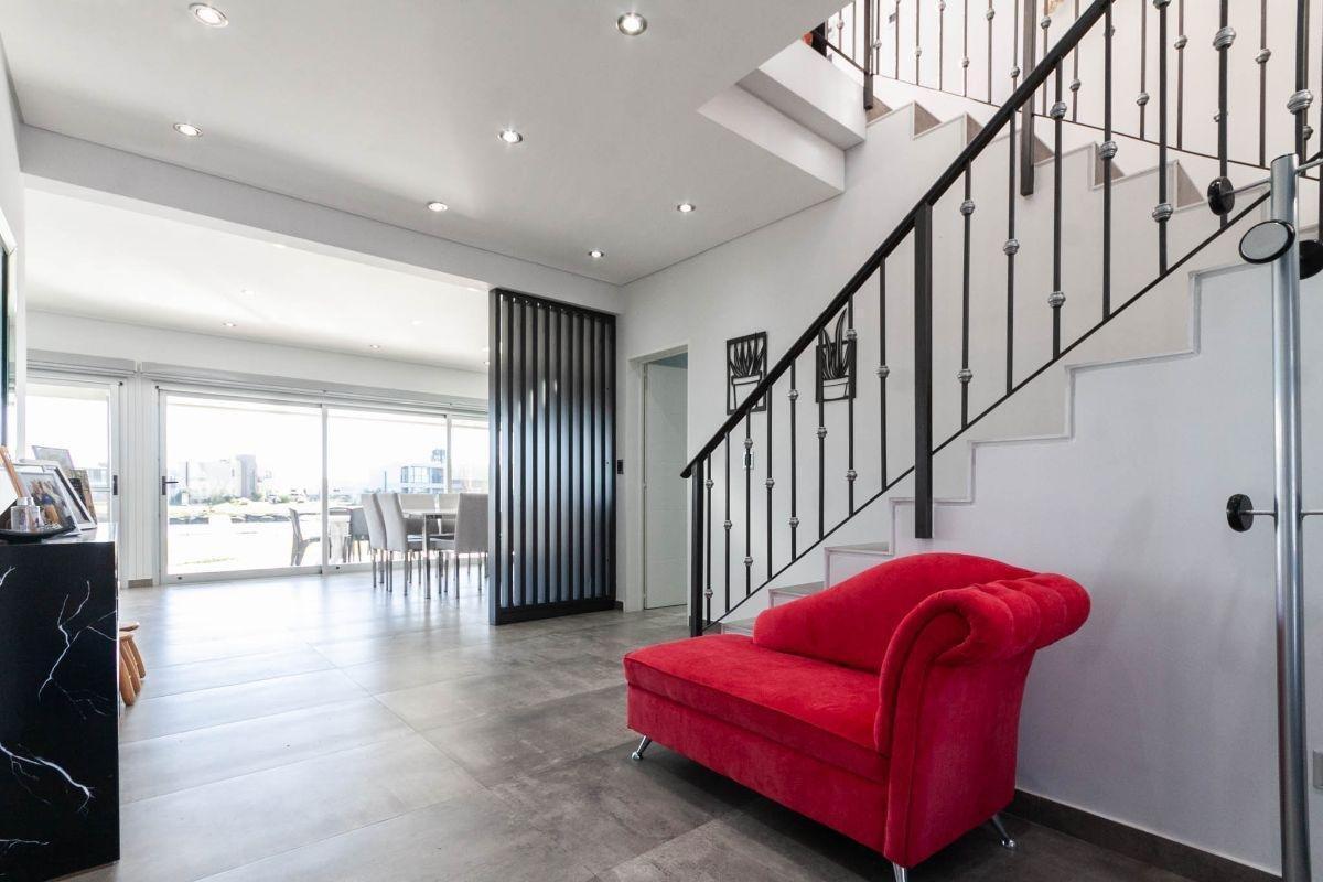 Foto de Hermosa Casa 5 Ambientes con Galeria, Parrilla y Pileta C/ Vista a La, imagen 3