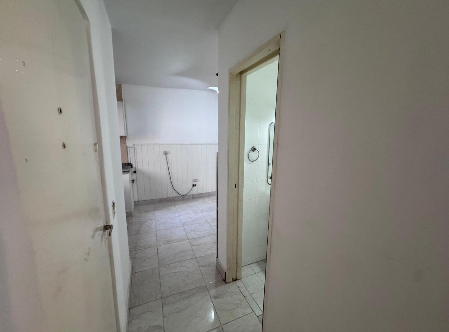 Foto de Departamento 3 amb en primer piso por escalera, en excelente ubicación, imagen 2
