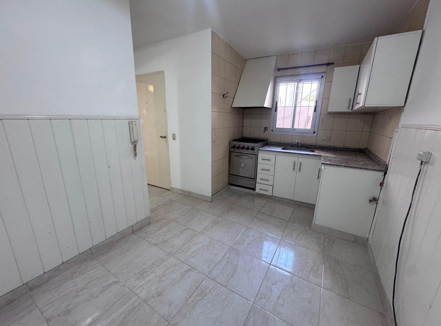 Foto de Departamento 3 amb en primer piso por escalera, en excelente ubicación, imagen 4