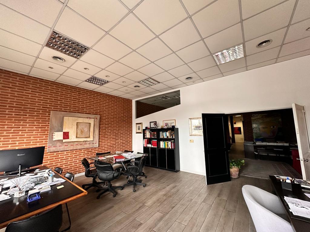 Foto de oficina de 125 m2 con 4 ambientes en venta en Puerto Madero cochera, imagen 3