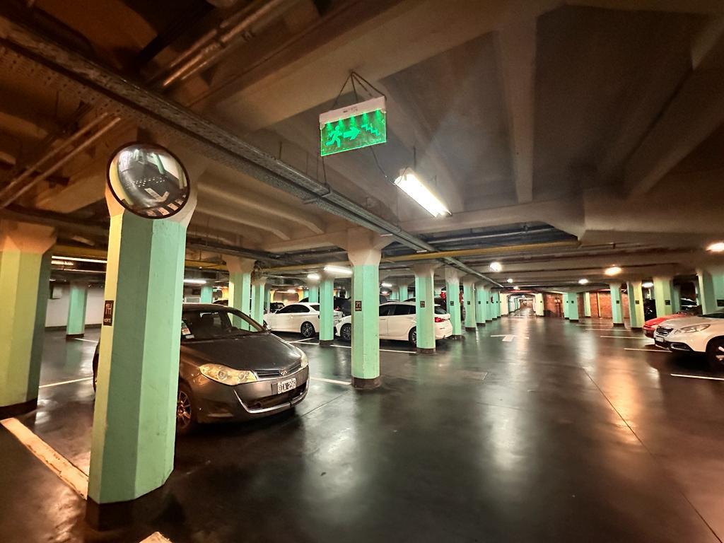 Foto de oficina de 125 m2 con 4 ambientes en venta en Puerto Madero cochera, imagen 1