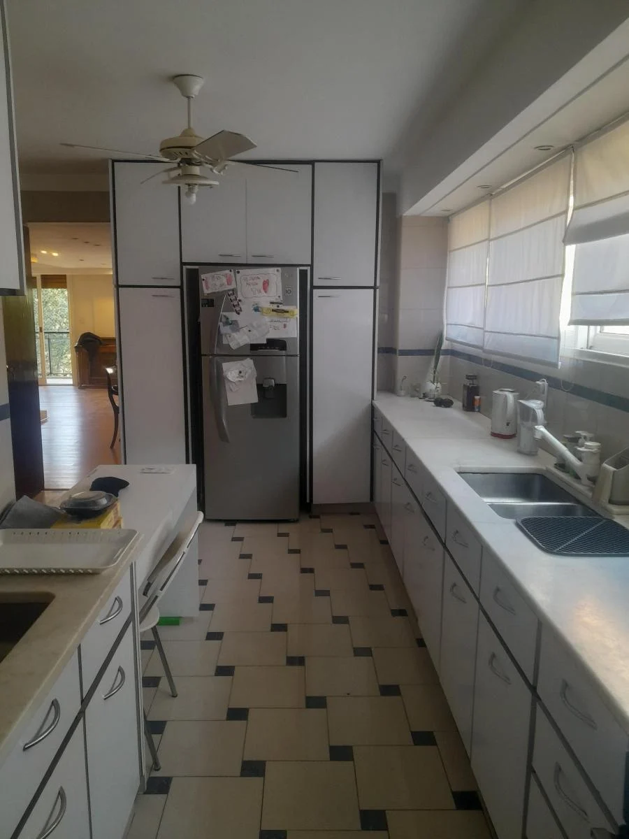 Venta 6 Ambientes Torre y Cochera Embajadas 1