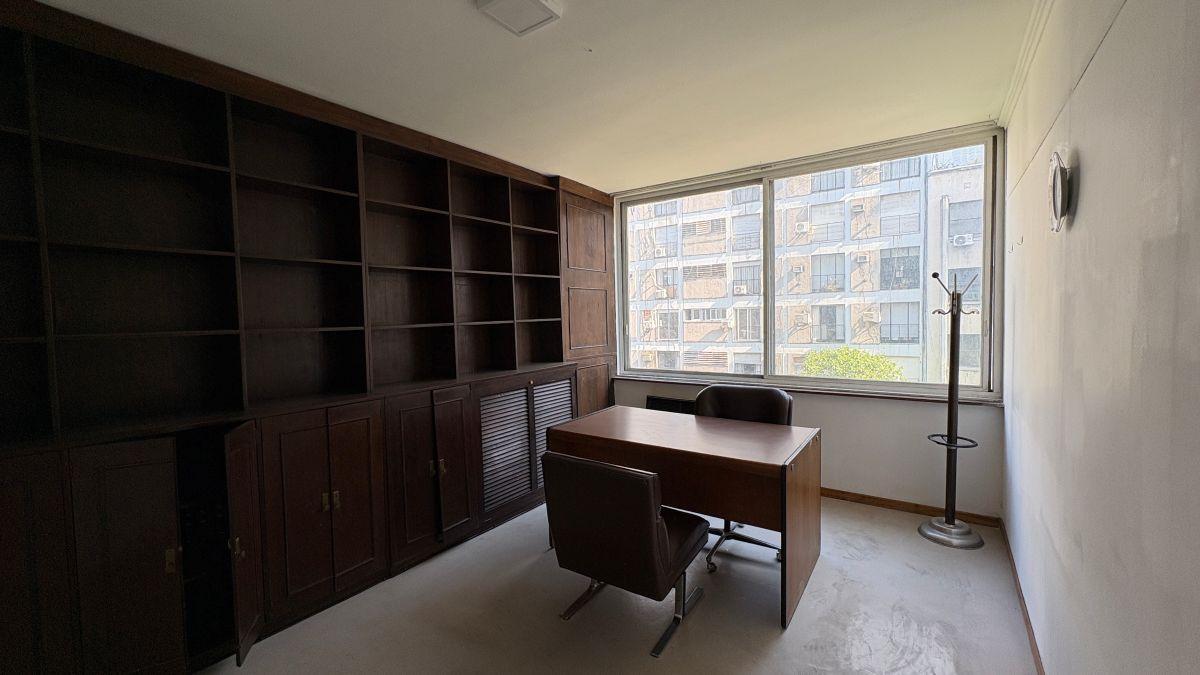 Oficina / Consultorio en Alquiler | Amoblada y Muy Luminosa | Av. Córdoba