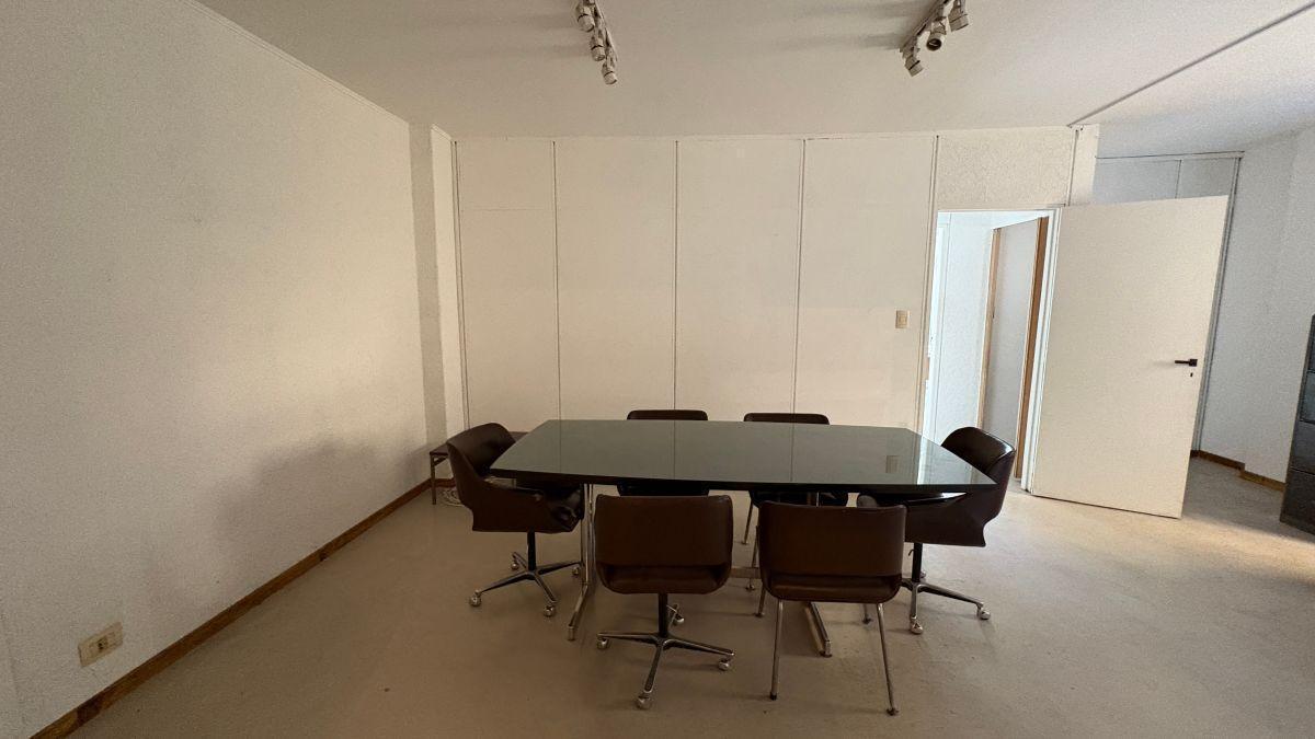 Foto de Oficina / Consultorio en Alquiler | Amoblada y Muy Luminosa | Av, imagen 1