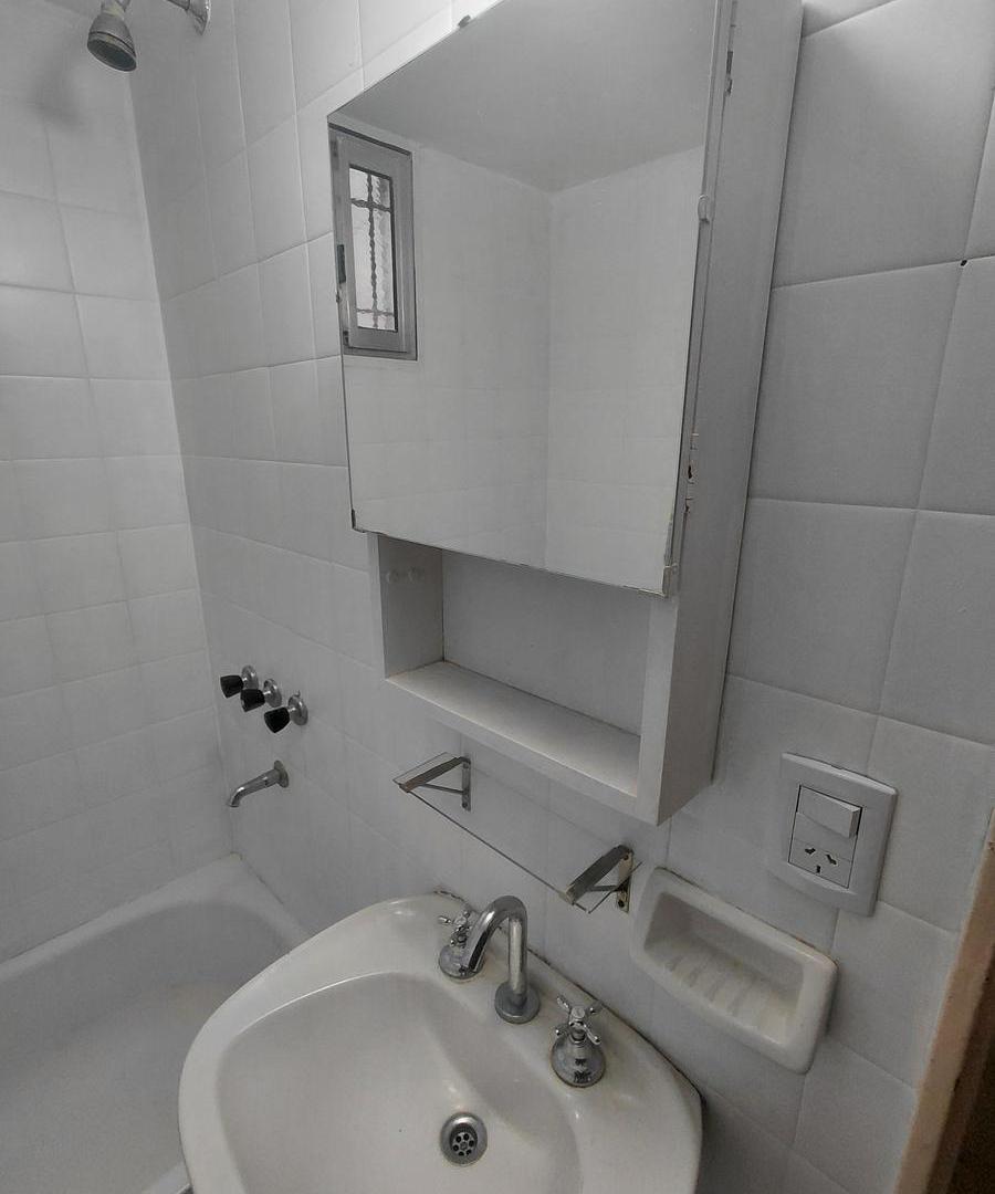 Foto de Departamento de 2 ambientes con 1 dormitorio en venta en Balvanera, imagen 3