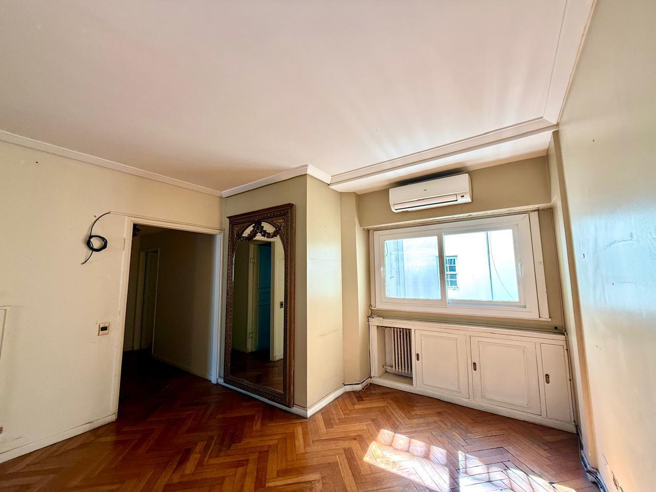 Foto de Venta 5 Ambientes 210 metros edificio categoría 1600 dolares el metro, imagen 2