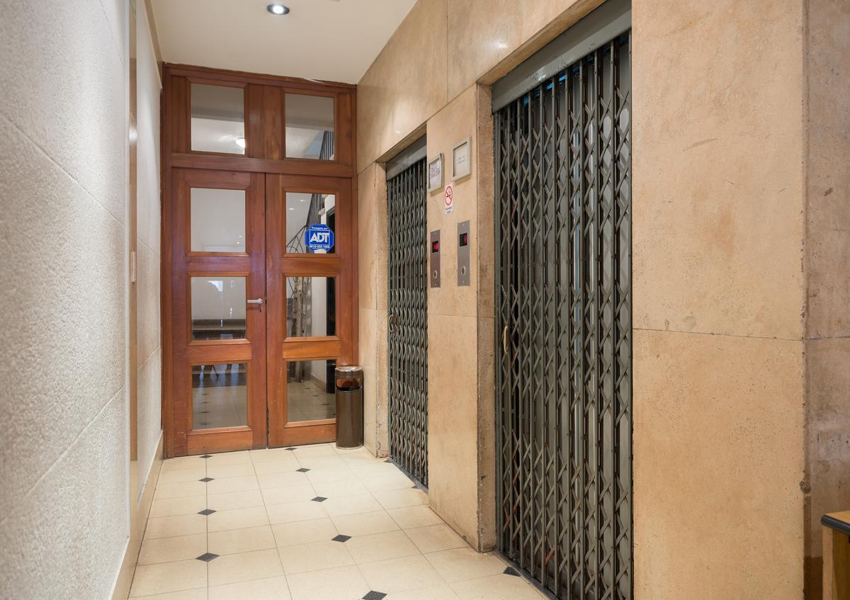 Alquiler oficina de 100 m2 en Tribunales