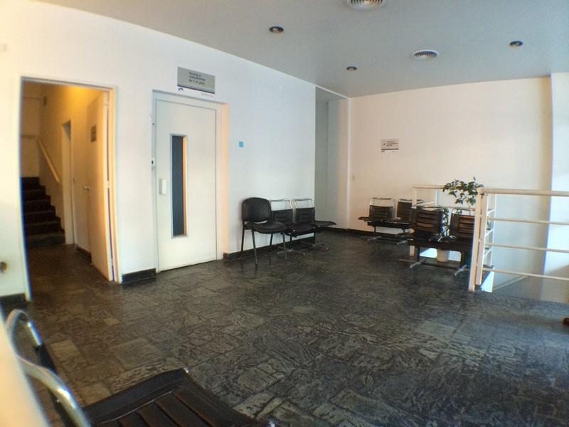 Alberdi, J B Av 1400 Edificio Centro Medico /. Oficina Lote Propio Corredor Medio 5