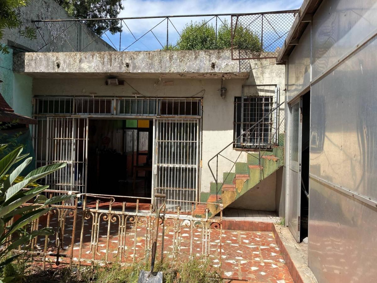 Retasada / Inmensa Casa 5 Ambientes con Dependencia, Jardín y Terraza 5