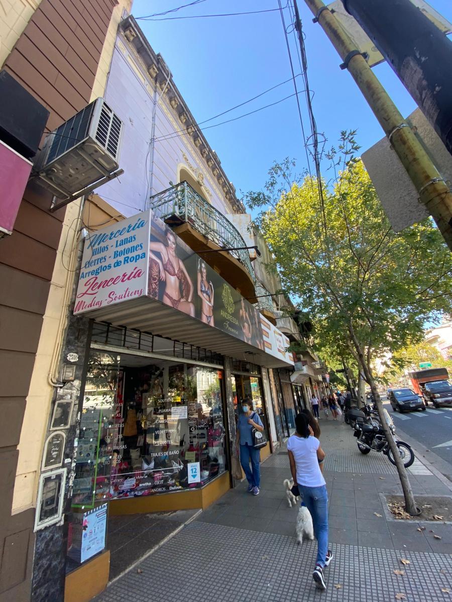 Local con Vivienda Sobre Lote Propio. 2