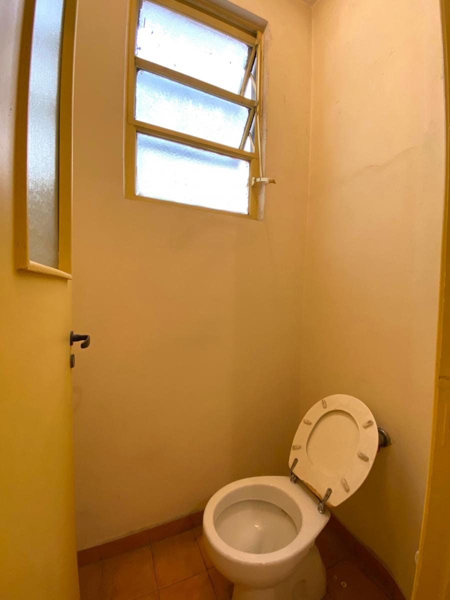 Departamento 6 Ambientes con Kitchen y Baños. Al Frente. Apto Profesional. 5
