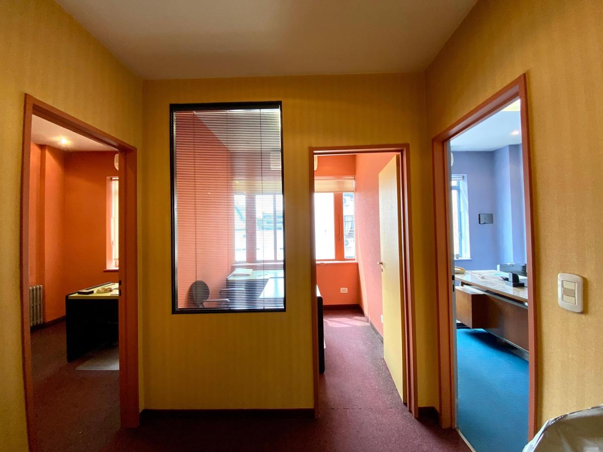 Departamento 6 Ambientes con Kitchen y Baños. Al Frente. Apto Profesional. 2