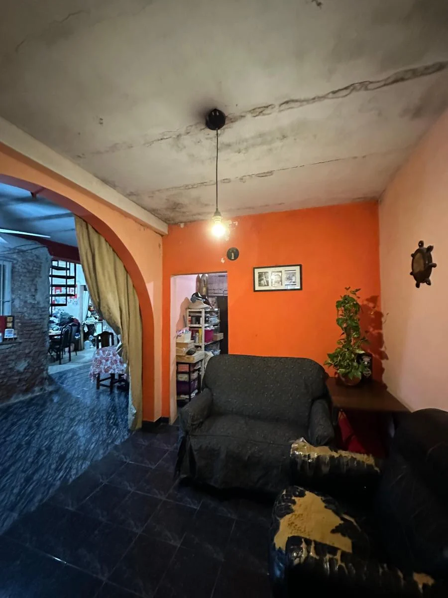 Lote 9,4 X 29 / Local y Vivienda a Reciclar 5