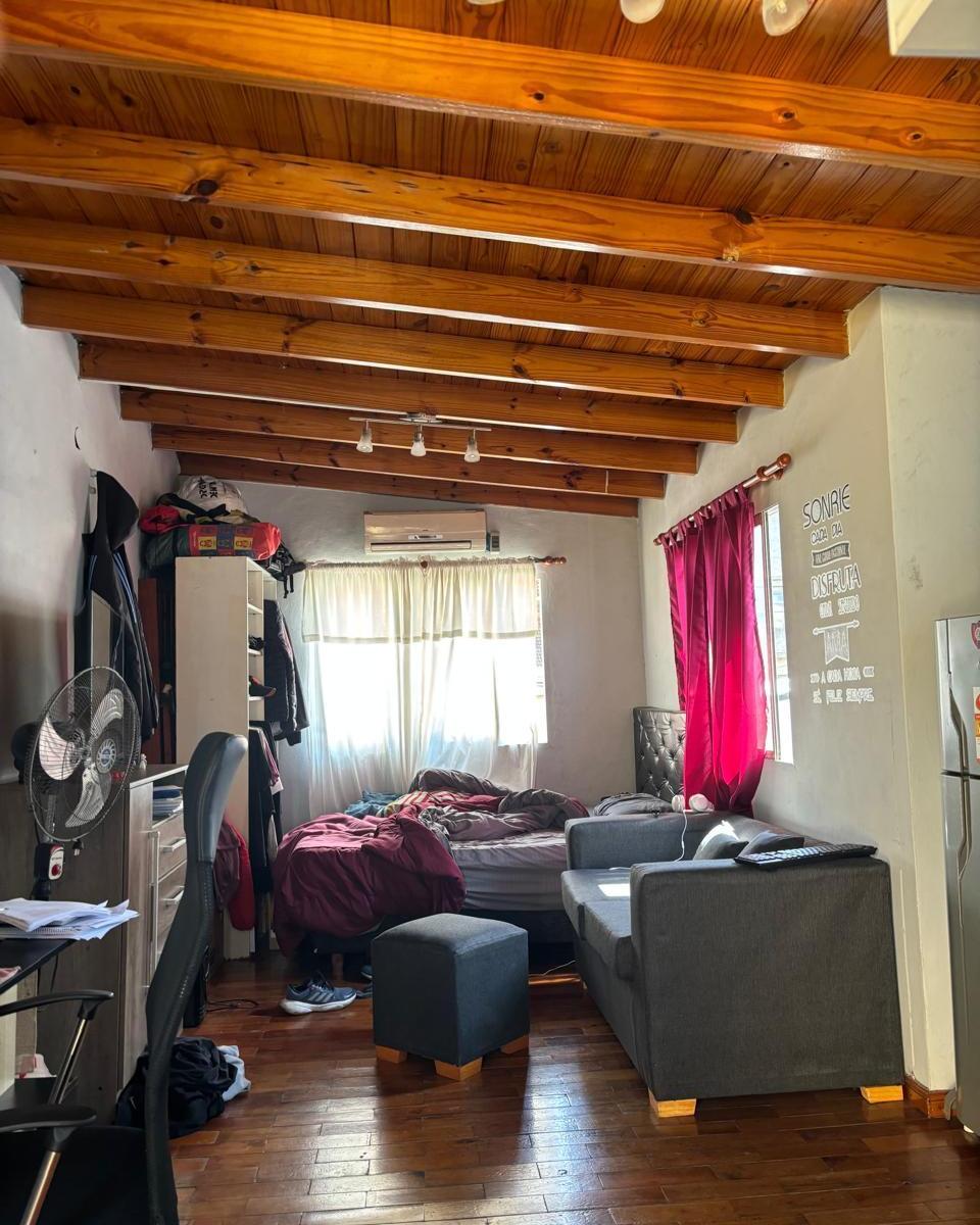 4 Unidades en PH Sin Subdivision 2 Monoambientes 1 Dos Ambientes y un 4 Ambientes 5