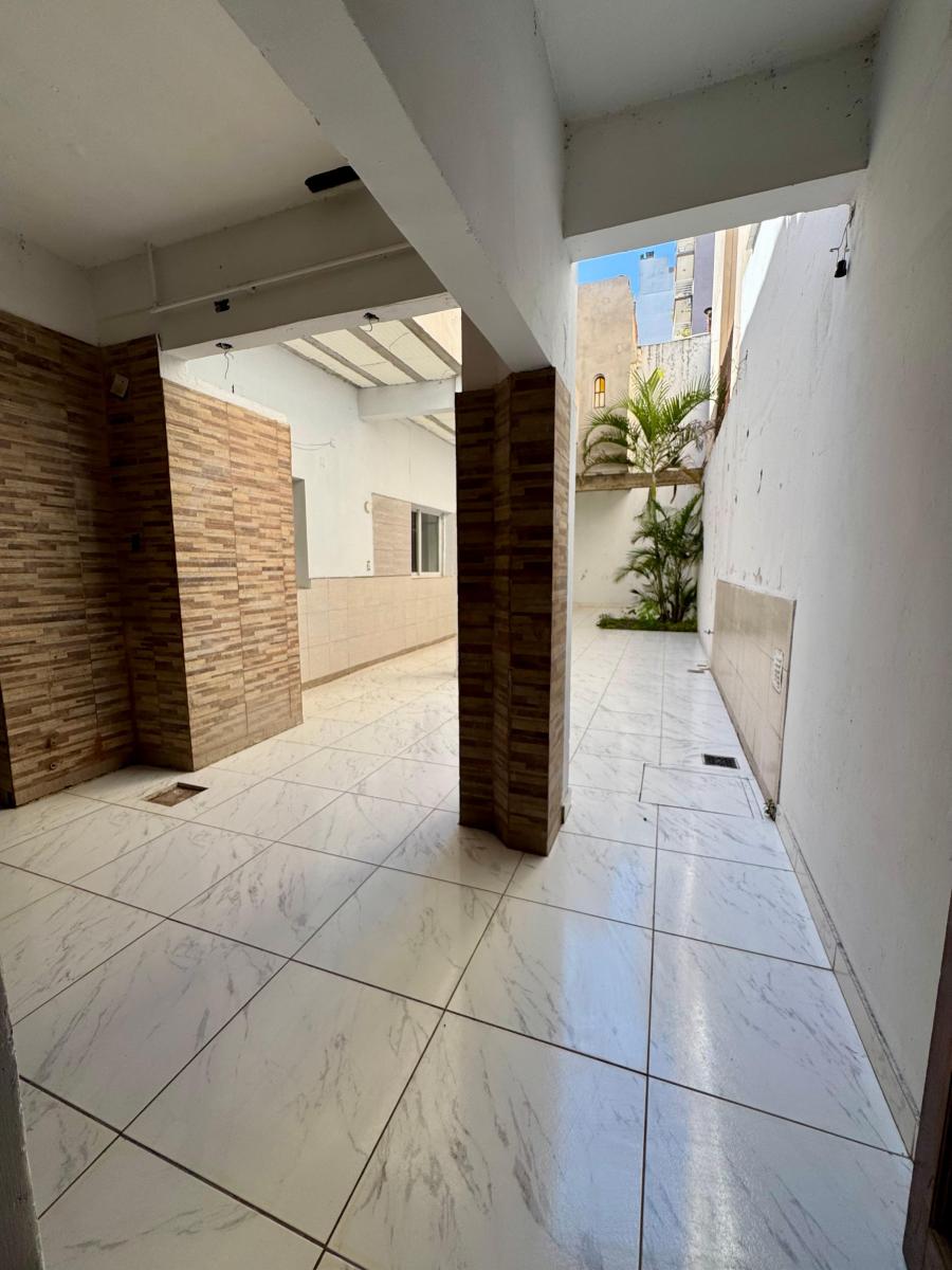 Lote Ideal 8.66 X 18 Para Destino Comercial o Vivienda Multifamiliar. 2