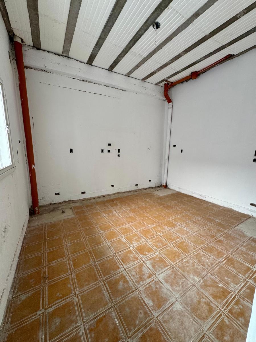 Lote Ideal 8.66 X 18 Para Destino Comercial o Vivienda Multifamiliar. 4
