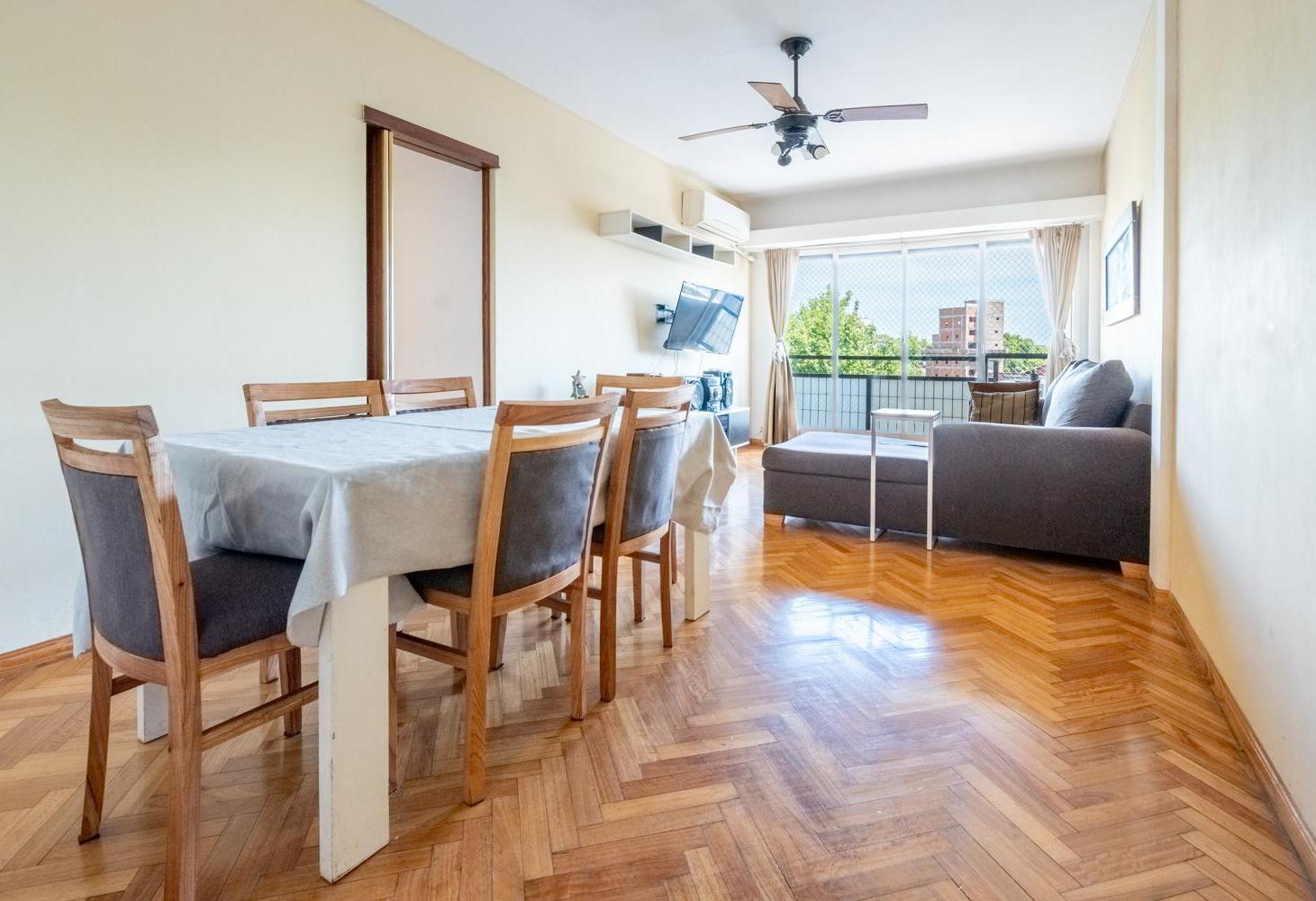 Departamento 4 Ambientes con Balcón Corrido – Muy Luminoso – Excelente Estado