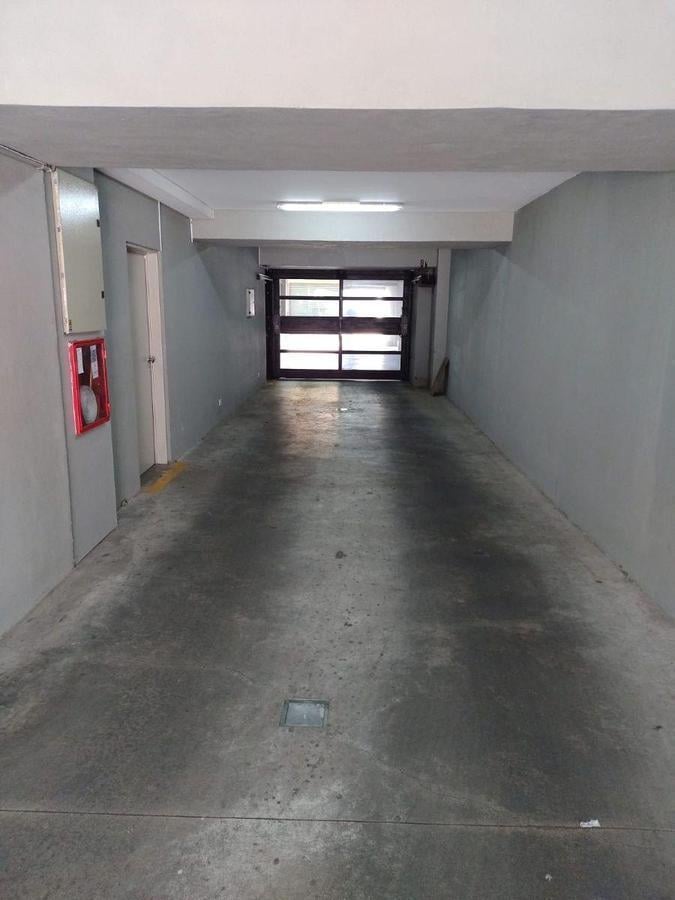 Foto de COCHERA CUBIERTA EN PLENO BARRIO DE CABALLITO, imagen 2