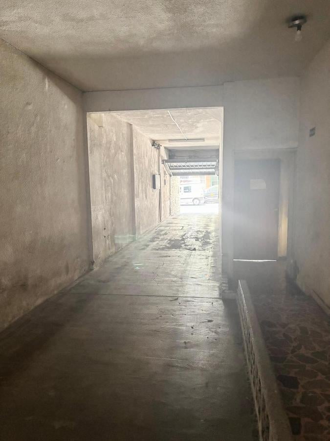 Foto de Cochera cubierta en planta baja, a metros de Av San Martin y Juan B, imagen 4